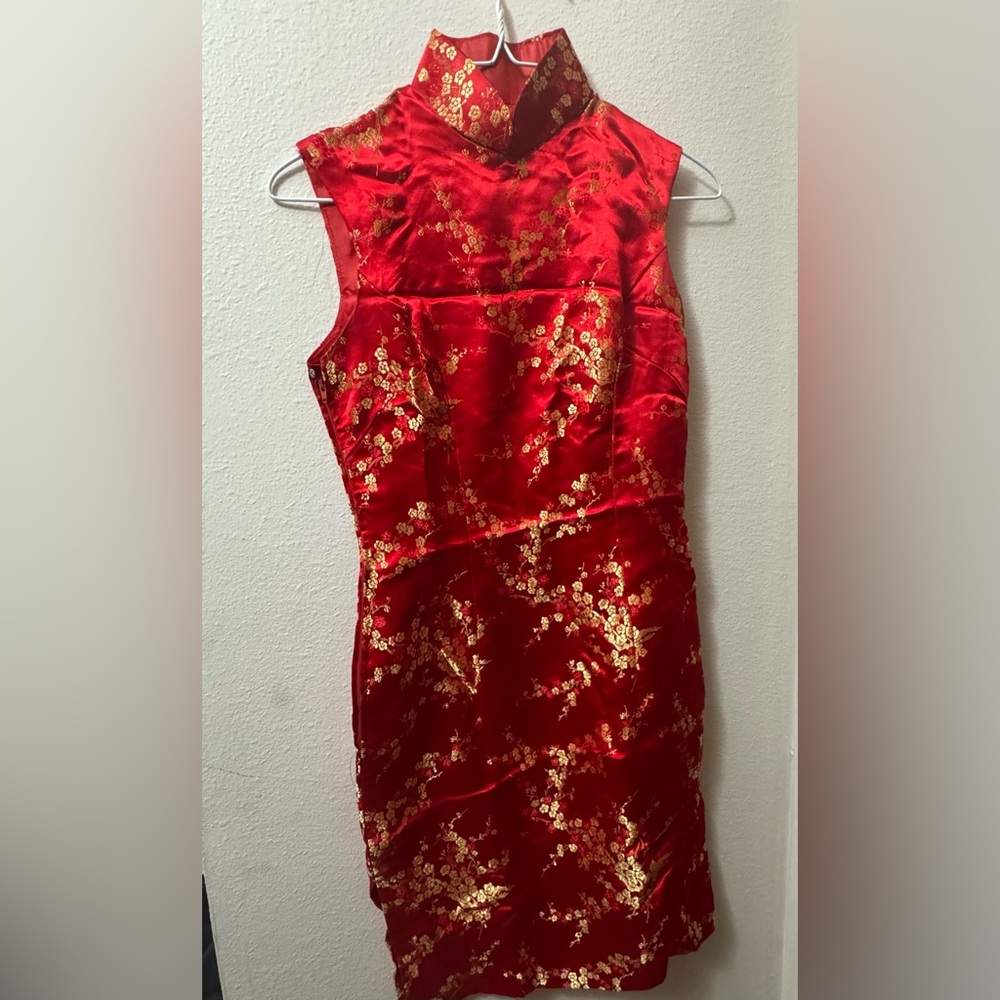 Vintage Red Authentic High Neck Button Up Qipao Floral Side Slit Chinese Gold